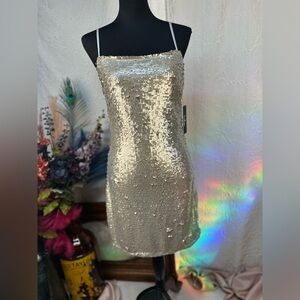 Lulu's Sparkling Silver Sequin Mini Dress (M)‼️NWT‼️